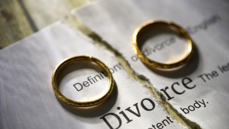 What is the Difference between a Divorce Lawyer and a Divorce Attorney?