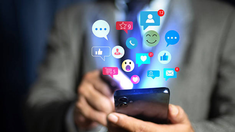 User Retention Strategies in the Competitive Social Networking Landscape