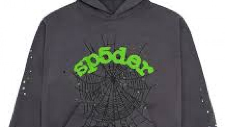 College-Core Hoodies Are Back
