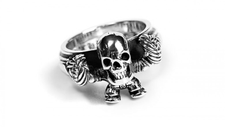 Look Sharp in Clean Chrome Hearts Jewelry